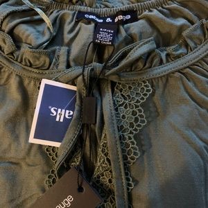 Cable & Gauge tshirt size small